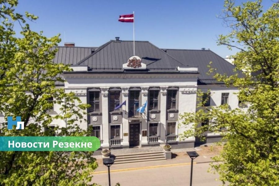 Бесплатный транспорт для сеньоров в Резекне: забота о жителях или новая финансовая дыра?