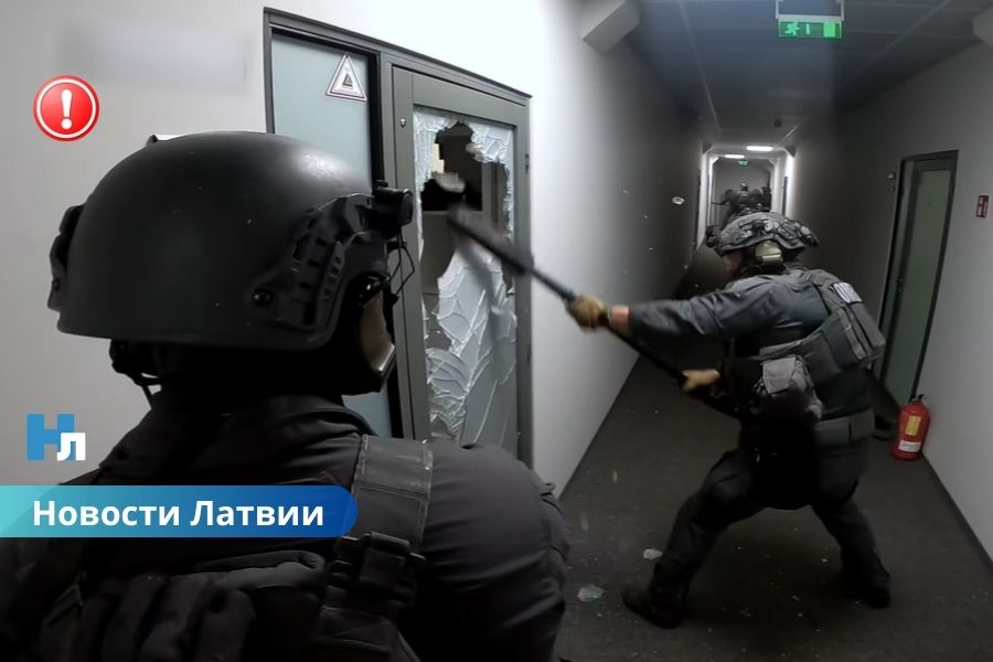 ВИДЕО ⟩ Международная операция SIMcartel: полиция ликвидировала крупнейшую в Латвии IT-сеть SIMbox, задержаны пятеро