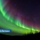 🌌 Над Латвией вспыхнуло яркое северное сияние: небо озарилось невероятными красками.