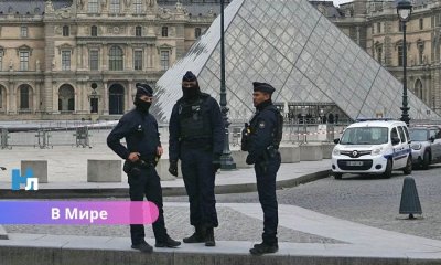 Ограбление века в Париже: из Лувра похищены драгоценности Наполеона и императрицы.