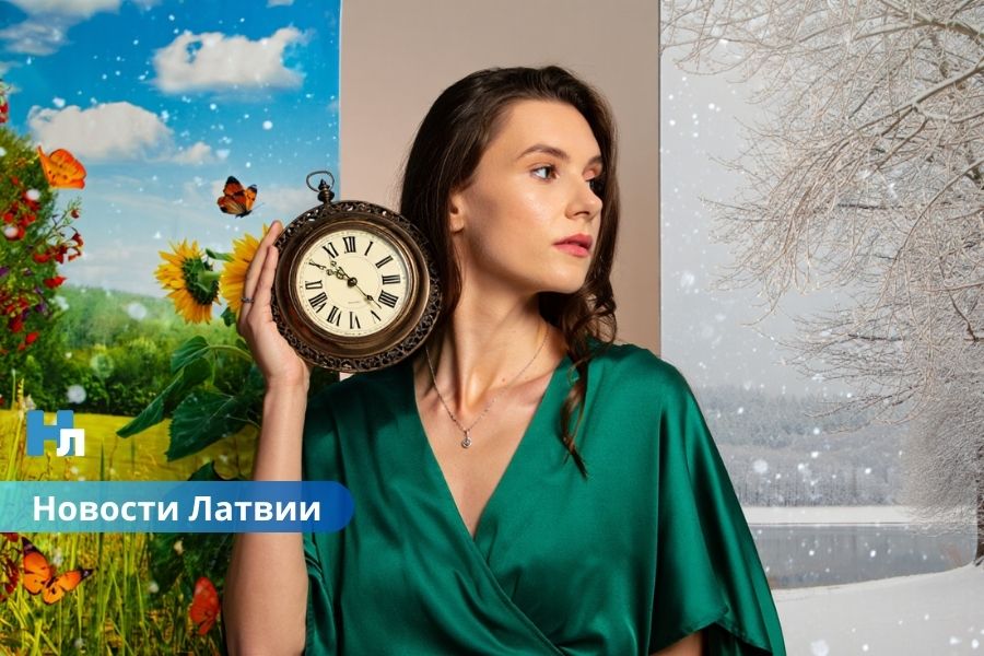 Латвия перешла на зимнее время: стрелки переведены на час назад.