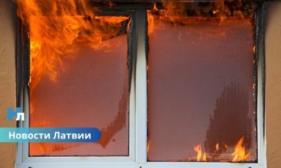 🔥 ВИДЕО ⟩ В Риге медики спасли пенсионерку после клинической смерти во время пожара.