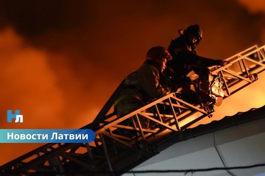 В Риге пожар в девятиэтажке унес жизни двух человек.