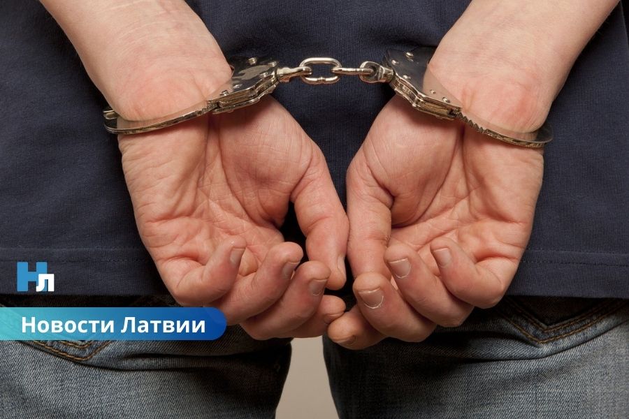 В Латвии задержали граждан Литвы которые прибыли за контрабандными сигаретами прилетевшими из Беларуси.