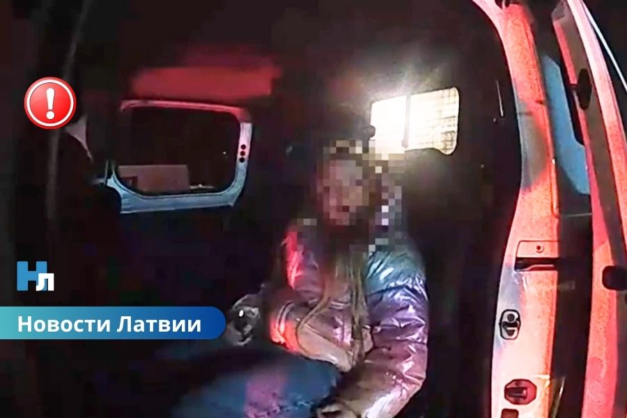 В Риге девочка вышла искать родителей — дома нашли лишь пьяную мать.