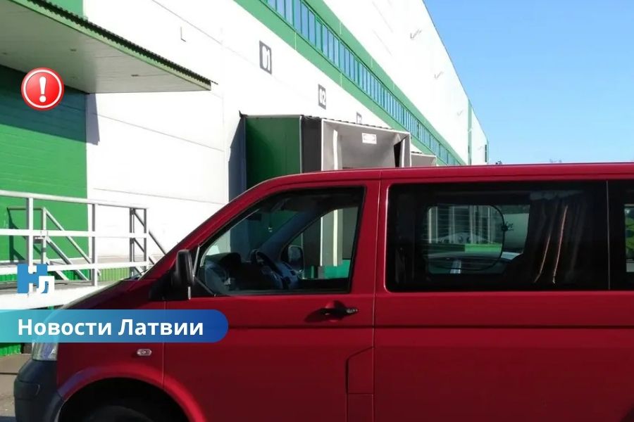 Мужчина в Риге пытался уговорить девятилетнего мальчика сесть к нему в микроавтобус: полиция ищет подозреваемого.