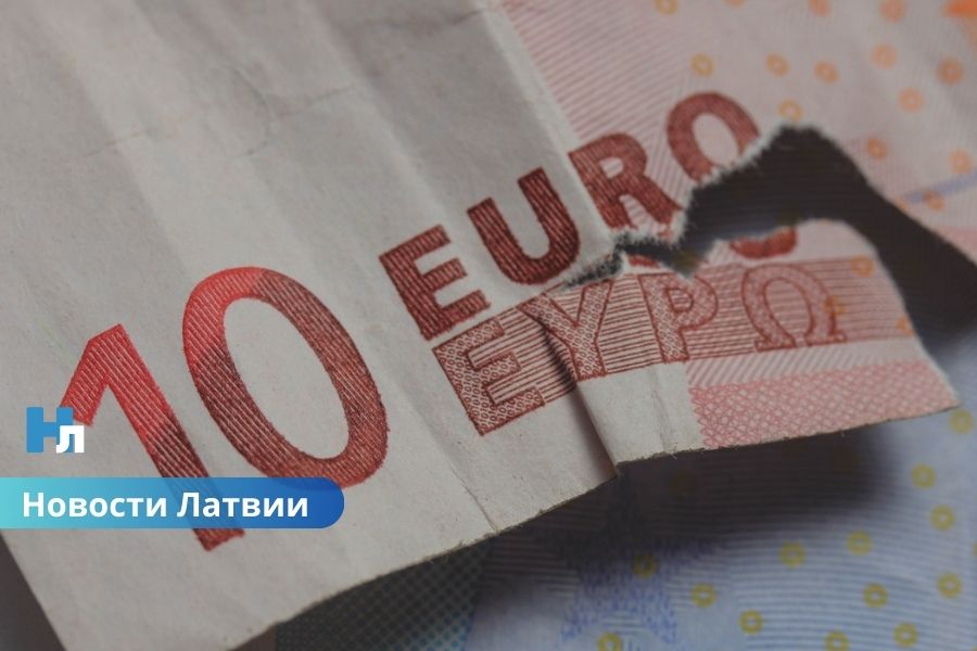 Повреждённые банкноты больше не меняют в коммерческих банках: что делать жителям Латвии.