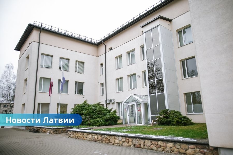 🔴 В Бауской больнице объявлена чрезвычайная ситуация: временно закрыты два отделения.