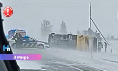 ВИДЕО: на шоссе Таллинн–Нарва перевернулся двухэтажный автобус.