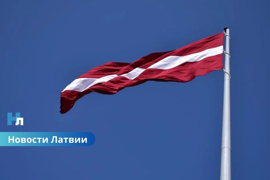 Фермер из Огрского края принес тачку навоза к Кабмину: протест против дорожного сбора набирает обороты.