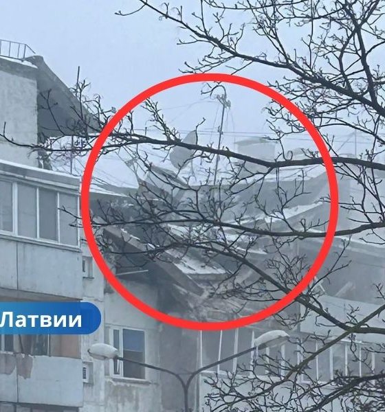 Сильный взрыв: в Риге частично обрушился верхний этаж многоквартирного дома.