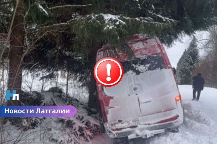 Фото исчезли, полиция не в курсе: ДТП со школьниками в Латгалии.