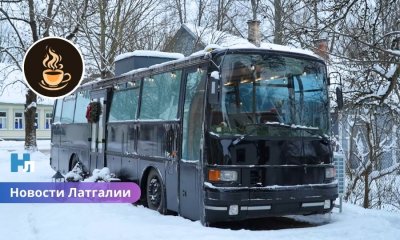 Новая «остановка» в Латгалии: пассажирский автобус переоборудовали в уютное кафе «Komēta»