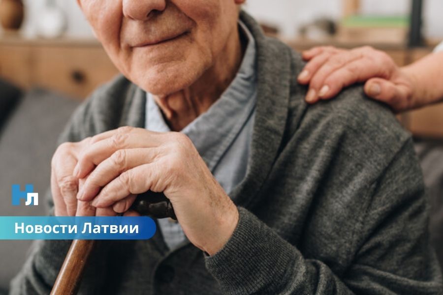 Пенсии растут, население сокращается: что говорят свежие цифры о демографии и доходах в Латвии.