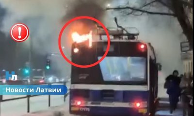 🚎ВИДЕО⟩ в Риге загорелся троллейбус: транспортный коллапс, снег и пробки — что происходит на дорогах.