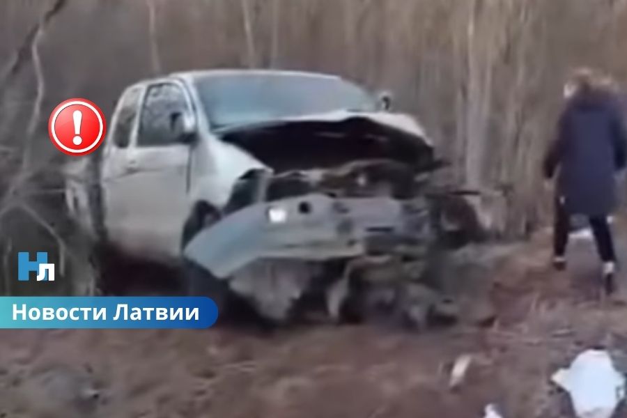 🚨 ВИДЕО: Смертельное ДТП в Мадонском крае — три человека погибли.