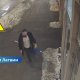 🚨 В Риге разыскивают мужчину, сорвавшего флаг Украины — полиция опубликовала видео.