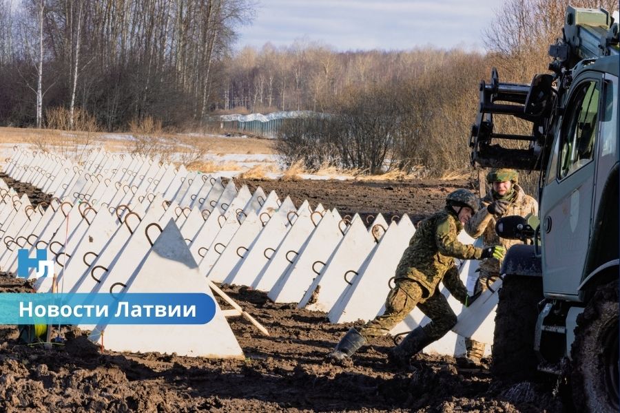 🇱🇻🛡️На восточной границе Латвии начали устанавливать «зубы дракона»: стартовал первый этап укрепления обороны