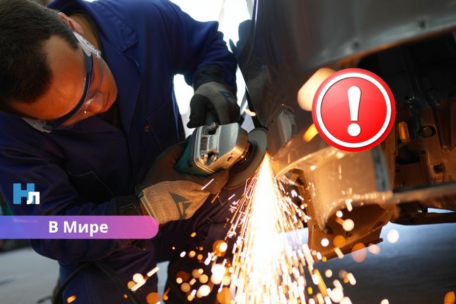 Контрабанда под капотом: на границе в Литве распилили автомобиль ради тайников с сигаретами.