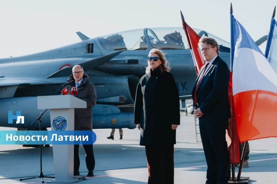 ✈️ Усиление неба Балтии: на авиабазу в Лиелварде прибыли французские истребители Rafale.