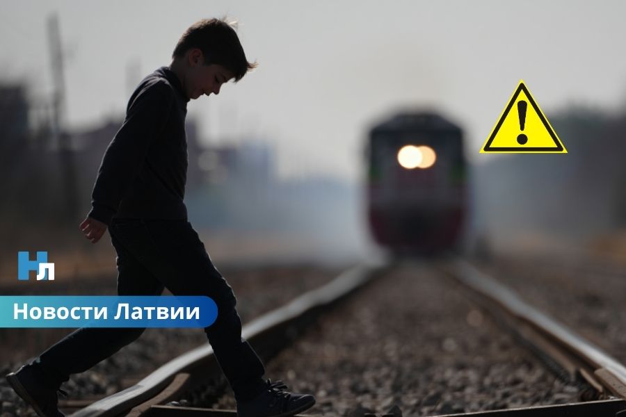 ВИДЕО ⟩ Опасный переход: в Риге поезд задел 12-летнего школьника — подробности происшествия.