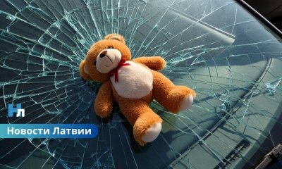 Пьяные родители за рулём и дети в салоне: в Латвии произошли два тревожных ДТП.