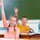 Меньше домашних заданий и короткие летние каникулы: в Латвии обсуждают радикальные изменения в школах.