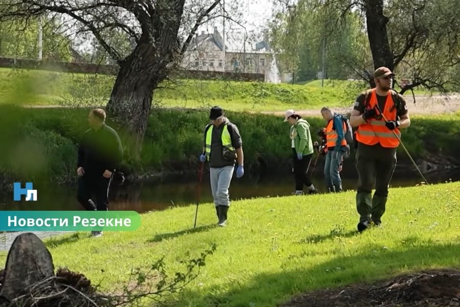 ВИДЕО ⟩ тайна исчезновения девочки из Резекне спустя 16 лет: добровольцы снова ищут следы Кристины Волковой.