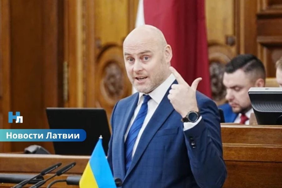 Андрис Кулбергс представил состав нового правительства Латвии.