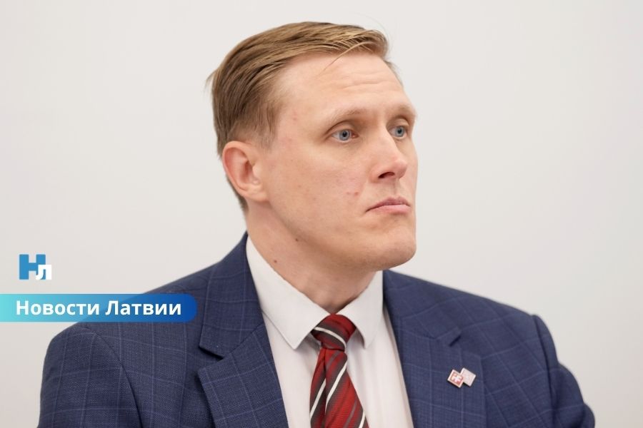 Домбрава призвал ЕС прекратить выдачу виз гражданам России и Беларуси: вопрос безопасности выходит на новый уровень.