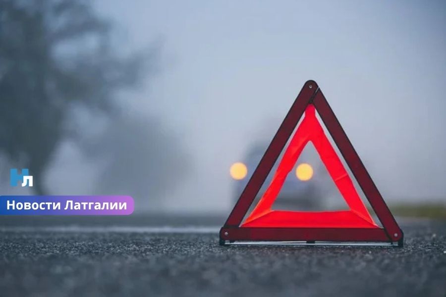 Серьезное ДТП на трассе Краслава–Прейли–Мадона: три человека доставлены в больницу.
