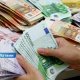 Сотрудница инсценировала ограбление, чтобы скрыть хищение денег предприятия: полиция раскрыла тщательно спланированную аферу.