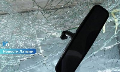 Несовершеннолетний за рулем Citroen попал в серьезное ДТП в Екабпилсском крае: автомобиль перевернулся.