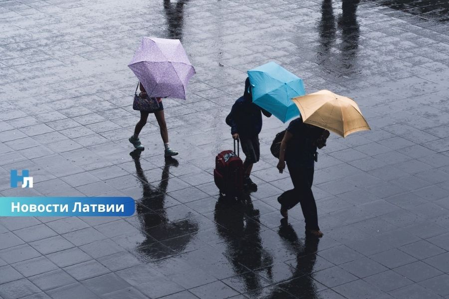 На Латвию надвигаются грозы и сильные ливни: синоптики предупредили о резком ухудшении погоды.