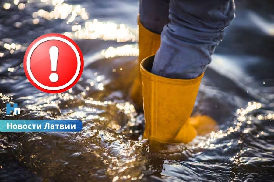 ВИДЕО: Мощные ливни затопили дороги в Талсинском крае — вода вышла из берегов и разрушила инфраструктуру.
