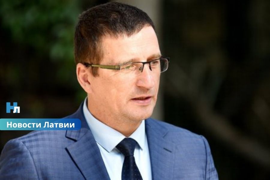 Мэру Екабпилса предъявили обвинение в незаконном хранении оружия: политик заявил о недоразумении.