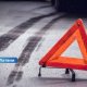 Не справился с управлением: водитель BMW вылетел на тротуар у Валдлаучи и снес ограждение.