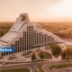 Вход в «Замок света» станет платным? В Латвии предлагают ввести билеты для посетителей Национальной библиотеки.