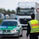 Штраф за границей может обернуться серьезными последствиями: что делать водителям из Латвии и почему его нельзя игнорировать.