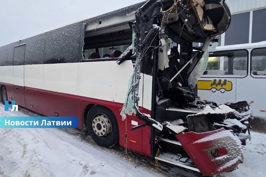 Трагическое ДТП под Добеле: потерпевшие требуют 150 000 евро компенсации от обвиняемого водителя грузовика из Индии.