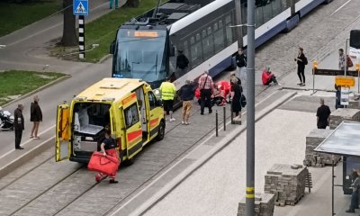 ДТП в Риге, трамвай сбил пешеходов, авария на пешеходном переходе, остановка Krasta masīvs, происшествия в Риге, трамвайная авария, пострадавшие пешеходы, новости Латвии, экстренные службы Риги.