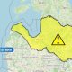 Желтое предупреждение в Латвии: днем ожидаются сильные грозы, ливни и град.