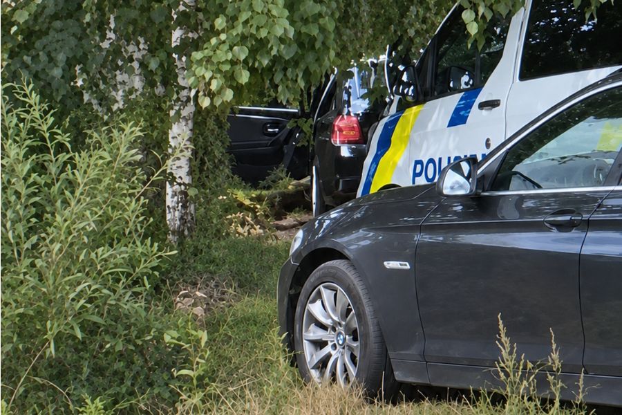 В Баложи Кекавского края в автомобиле на улице Весмас нашли мёртвого мужчину. Полиция установила его личность и расследует причину и обстоятельства смерти.