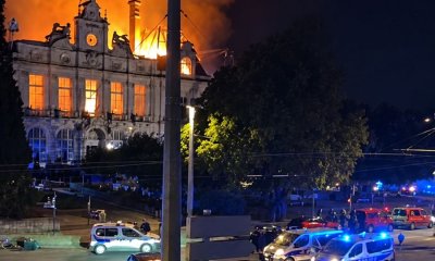 Сотни задержанных и погром в мэрии: во Франции массовые протесты обернулись беспорядками.