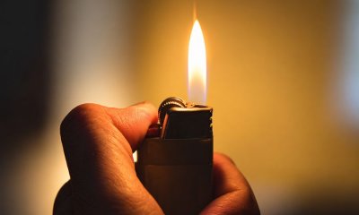 Машину подожгли возле жилого дома: в Резекне расследовали дело двух мужчин.