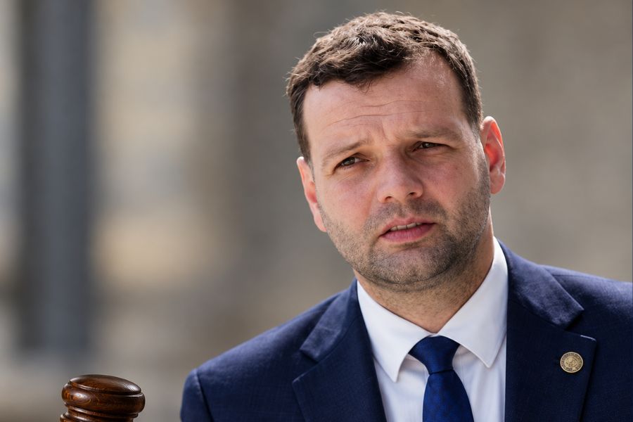 Вину признал, на наказание не согласился: дело экс-министра Узулниекса передано в суд.