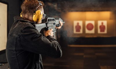 Оружие исчезло из тира в Даугавпилсе: подозреваемых нашли в ресторане быстрого питания.